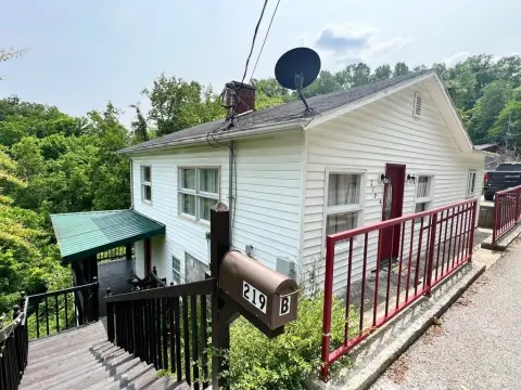 Duplex with Wrap-Around Deck