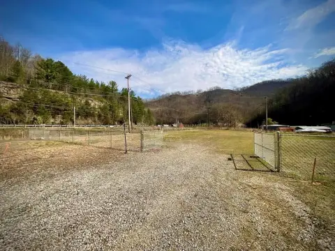 Land in High-Traffic Area