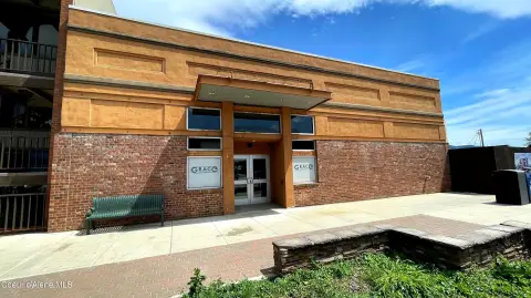 Fully Renovated Downtown Retail Building