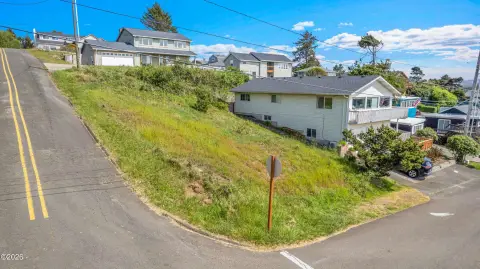 Ocean View Lot in Lincoln