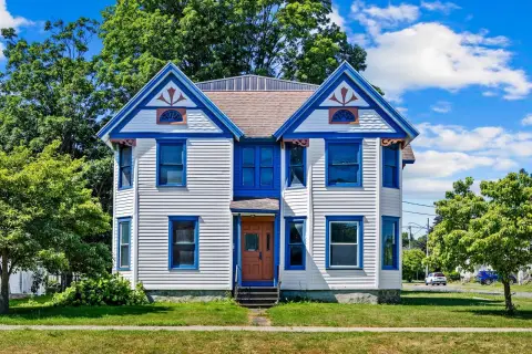 Victorian Duplex with Fireplace