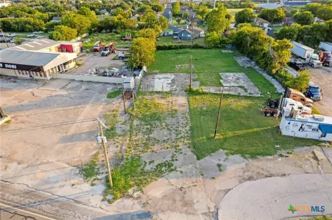 Commercial Lot on Veterans Memorial