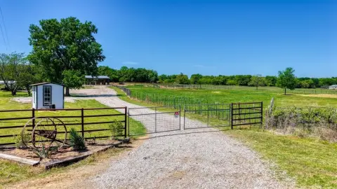 Weatherford Horse Property with Arena
