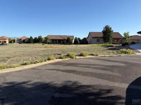 Land in Gated Golf Community