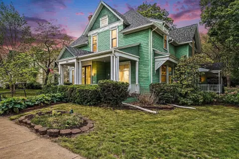 Duplex with Bonus Apartment