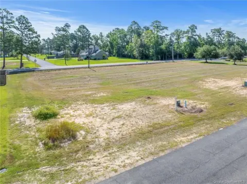 Residential Land in Moss Bluff