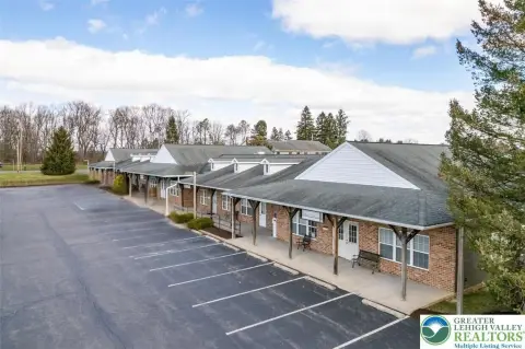 Retail Spaces in Weisenberg Township