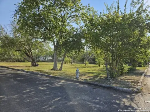 Corner Lot in Seguin, TX