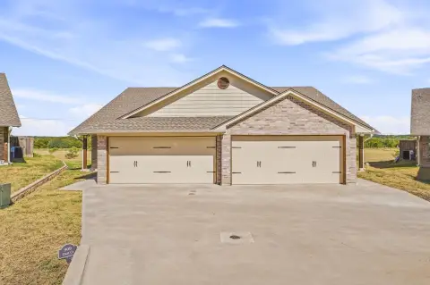 Duplex with Backyard Space