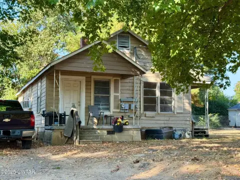 Dyersburg Duplex with Income Potential