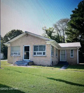 Dyersburg Commercial Building For Sale