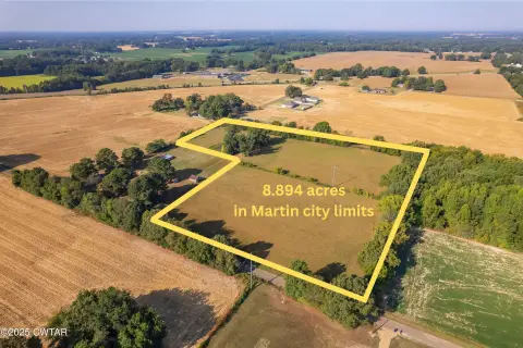 Residential Land in Martin, TN