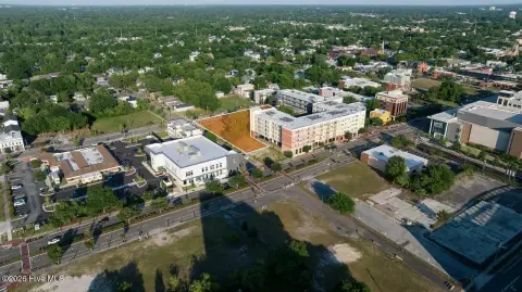 CBD-Zoned Commercial Land