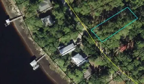 Spacious Lot Near Ochlocknee Bay