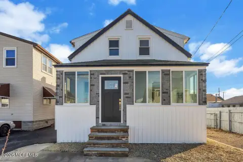 Renovated Two-Family Beach Rental