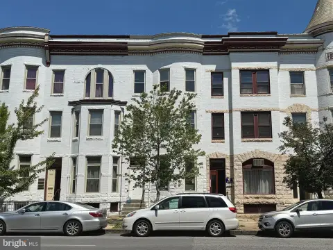 Commercial Building on 25th Street