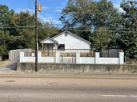 North Memphis Commercial Opportunity