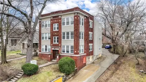 Southmoreland Six-Unit Apartment Building