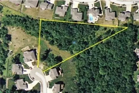 Residential Land in Mature Neighborhood