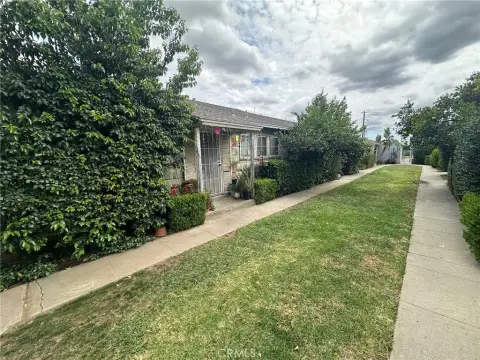 San Fernando Triplex with Garages