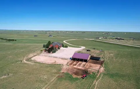 Cheyenne Farm Estate with Horse Barn