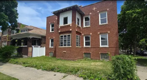 8-Unit Brick Apartment Building
