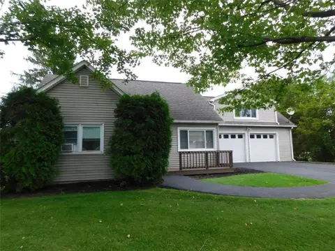 Triplex with Garage
