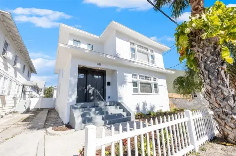 Updated Duplex in St. Petersburg