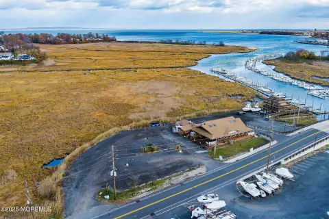 Waterfront Restaurant/Bar Opportunity