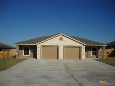 Well-Maintained Duplex with Open Layout