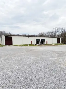 Salem Warehouse with Dock Doors