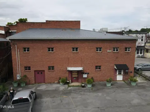 Historic Mixed-Use Building, Erwin