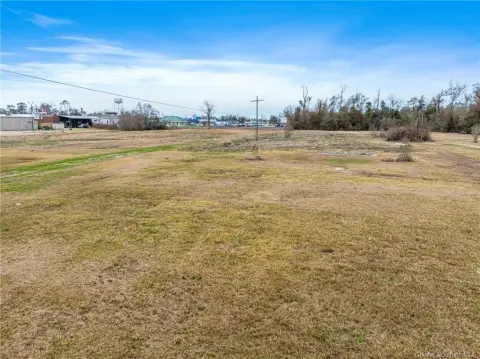 Prime Commercial Lot in Moss Bluff