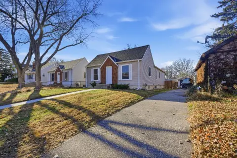 Side-by-Side Duplex with Private Laundry