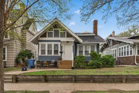 7-Room Student Housing Property