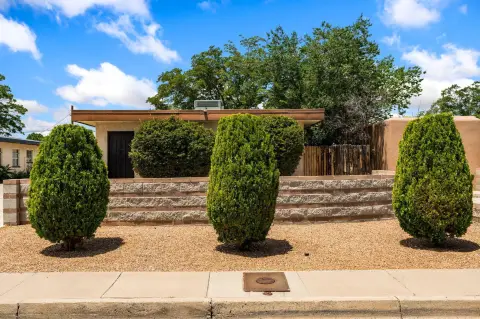 Well-Maintained Duplex With Separate Yards