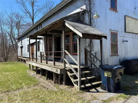 Renovated Live-Work Space