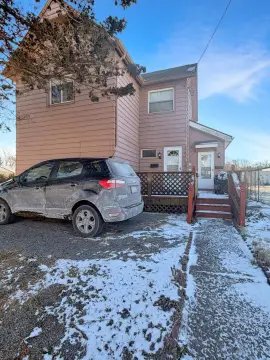 New Castle Duplex with Garage