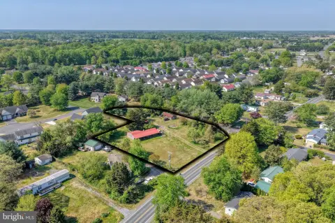 Magnolia Land with Existing Structures