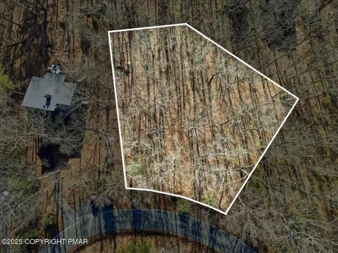 Land in Bushkill, Pennsylvania