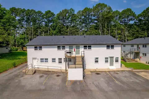 24-Unit Apartment Complex on 8.31 Acres