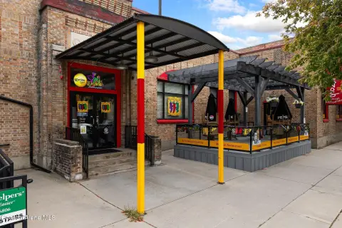 Restaurant Building with Liquor License