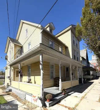 Two-Unit Duplex with Rear Parcel