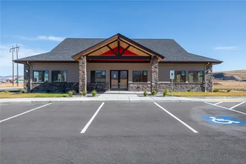 New Office Units with Expansion Land