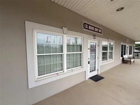 Second-Floor Retail/Office Suite