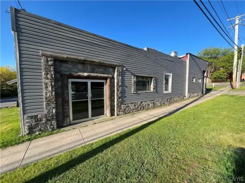 Bar and Restaurant Building