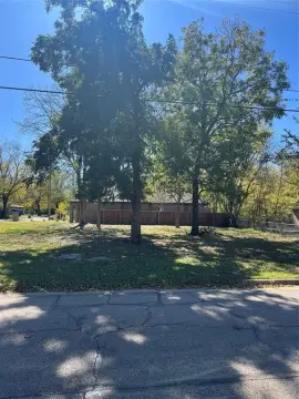 Corner Lot in Growing Neighborhood