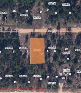 Residential Land in Interlachen, FL