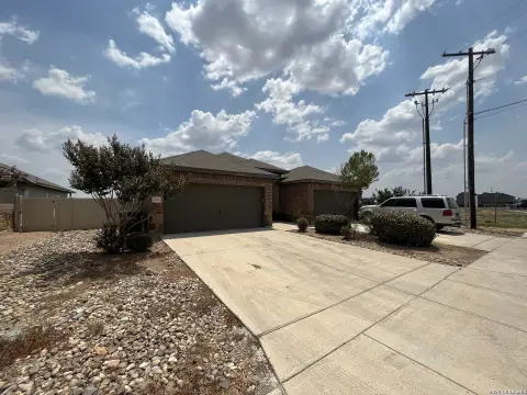 Single-Story Duplex with Garage