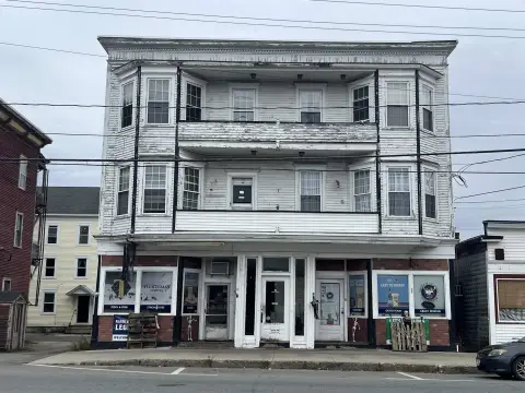 Mixed-Use Property with Restaurant